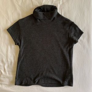 BRANDY MELVILLE RIBBED MOCK TURTLENECK TOP